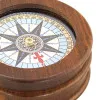 Kompass mit Glas im Deckel in Nahaufnahme