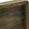 Kompass eingelassen in Holzbox – Detail der Oberfläche
